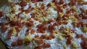 лаваш с курицей и помидорами